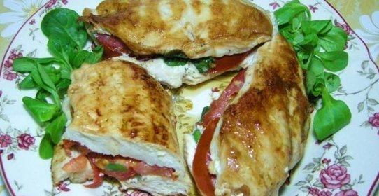 Куриная грудка с помидорами