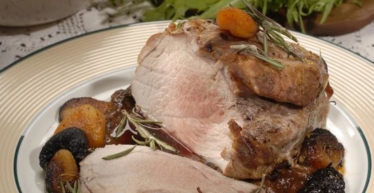 Свинина с сухофруктами