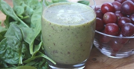 Смузи из винограда и шпината