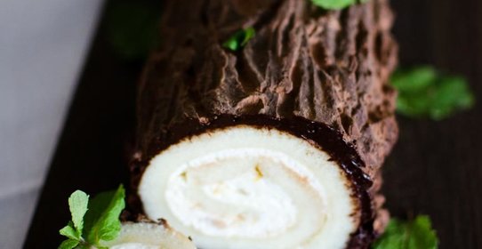 Рождественское полено с апельсиновым джемом