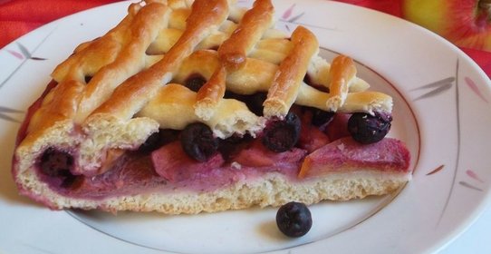 Салат с курицей и фасолью