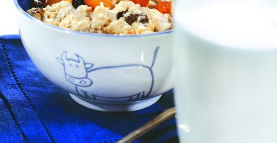 Овсяная каша с сухофруктами