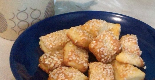 Сырное печенье с кунжутом