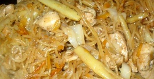 Лапша по-китайски с курицей