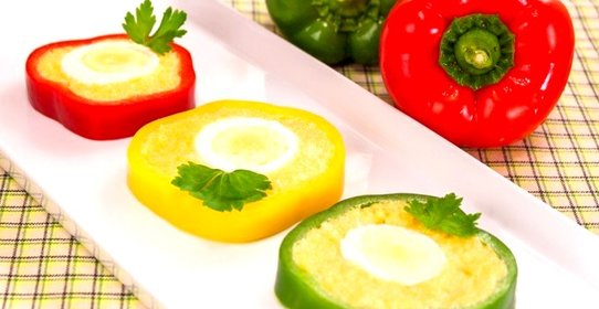 Перец, фаршированный сыром и яйцами