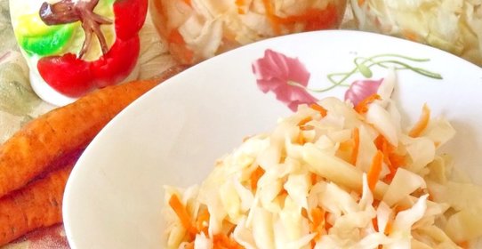 Маринованная капуста с луком и морковью