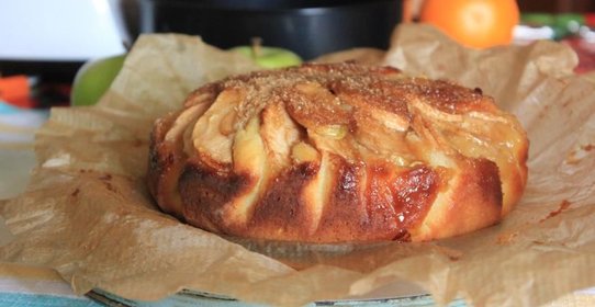 Творожный пирог с яблоками