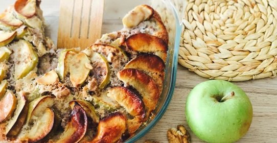 Яблочный пирог с грецкими орехами