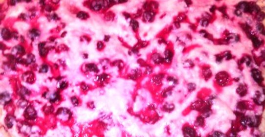 Пирог с клюквой и творогом