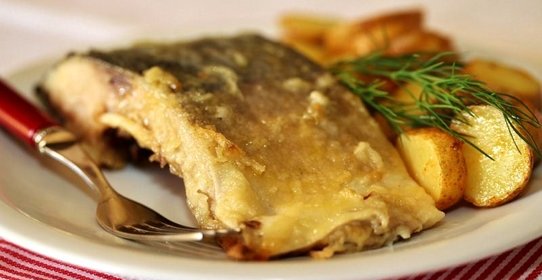 Запеченный карп без костей в собственном соку, в специях и лимоне