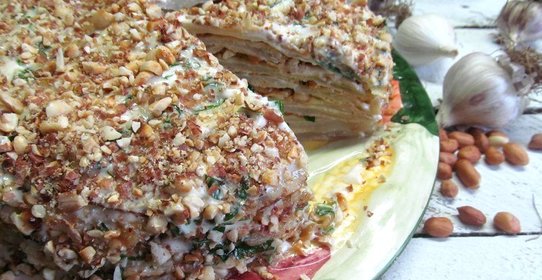 Закусочный торт из капустных листьев