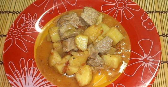 Картошка тушеная со свининой