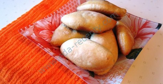 Пирожки из дрожжевого теста с капустой