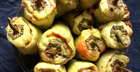 Фаршированный перец болоньезе с зеленой гречкой