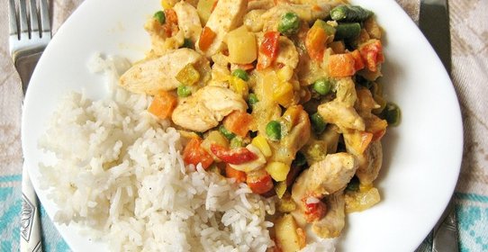 Курица с овощами и рисом
