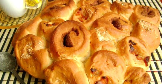 Пирог из дрожжевого теста с начинкой