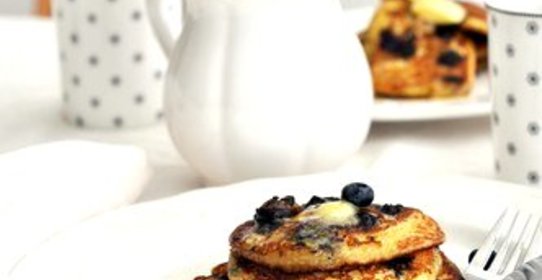 Блинчики с черникой и орехами