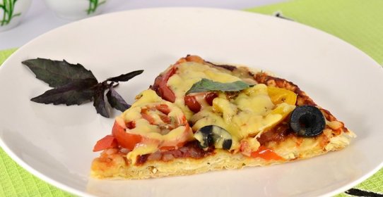 А-ля пицца из лаваша с сыровяленой колбасой