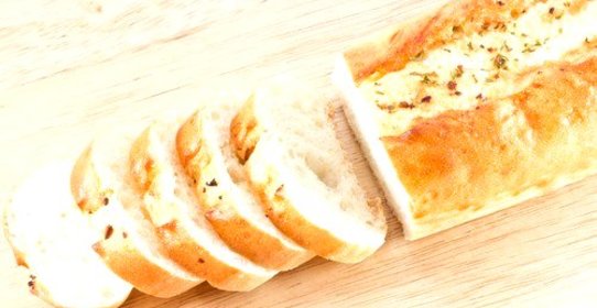 Постный хлеб из спельтовой муки с розмарином и зеленым перцем