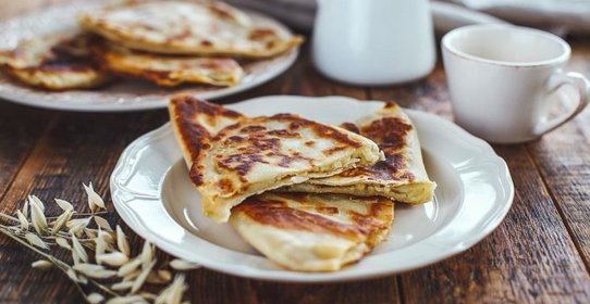 Пшеничные лепешки с картофельной начинкой