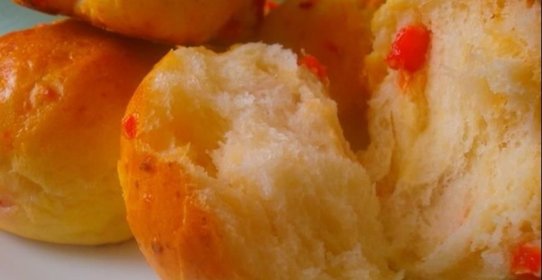 Паста фарфалле с ветчиной и зеленым горошком