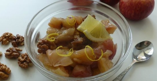 Варенье из яблок с грецкими орехами и лимоном