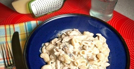 Макароны со сливками и грибами