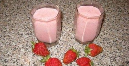 Клубничный коктейль