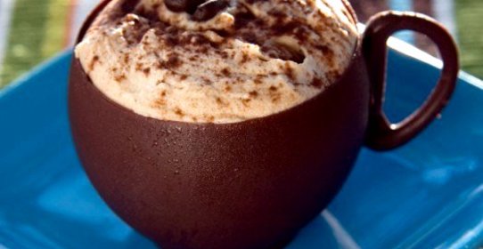 Шоколадный пудинг с кофейными сливками