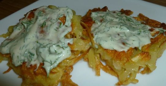 Драники с сыром и горчичным соусом