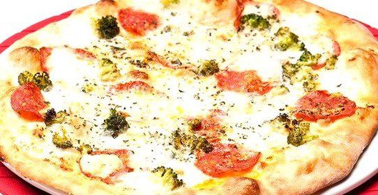 Пицца с капустой брокколи