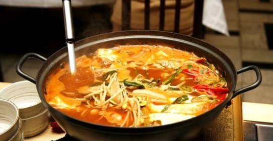 Куриная лапша по‑итальянски с томатами и шпинатом