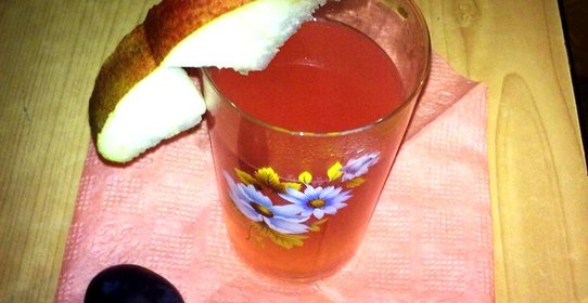 Грушево-сливовый компот