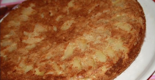 Шарлотка (пирог с яблоками)