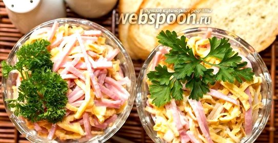 Салат с яичными блинчиками и ветчиной