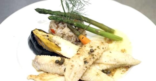 Камбала с имбирно-укропным соусом