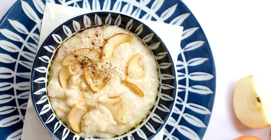 Рисовая каша с корицей и яблоками