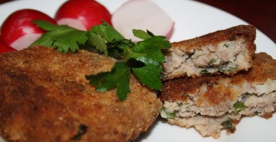 Картофельно-говяжьи котлетки с зеленым луком