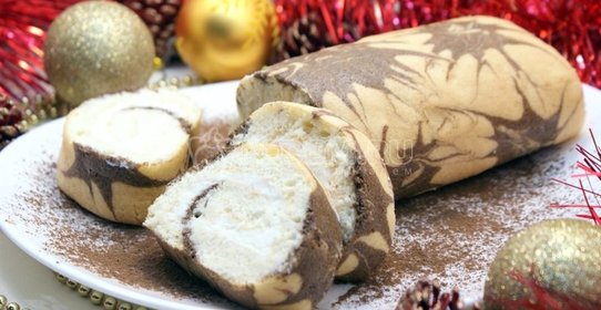 Бисквитный рулет с кремом «Новогодний салют»