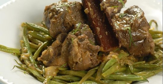 Баранина с зеленой фасолью