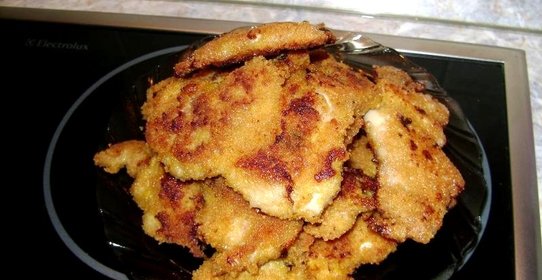 Куриные шницели в панировке