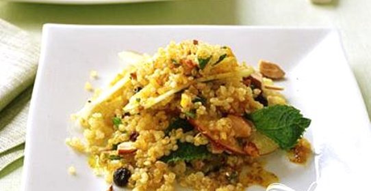 Салат с квиноа и яблоком