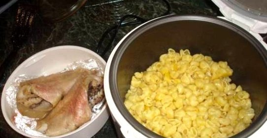 Макароны с рыбой в мультиварке