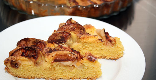 Кукурузный пирог с яблоками