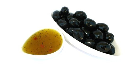 Салатная заправка из кумина, лимонного сока и кайенского перца