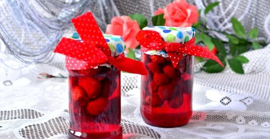 Клубника в сахарном сиропе