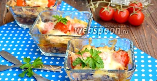 Куриная грудка с орехами, помидорами черри и шампиньонами