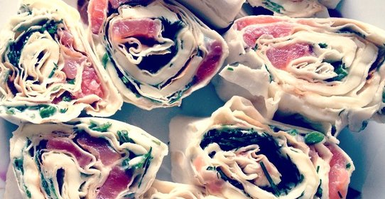 Рулеты из лаваша с семгой