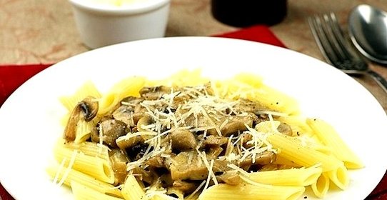 Макароны с шампиньонами