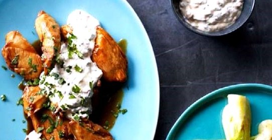 Курица с чатни из йогурта и кинзы